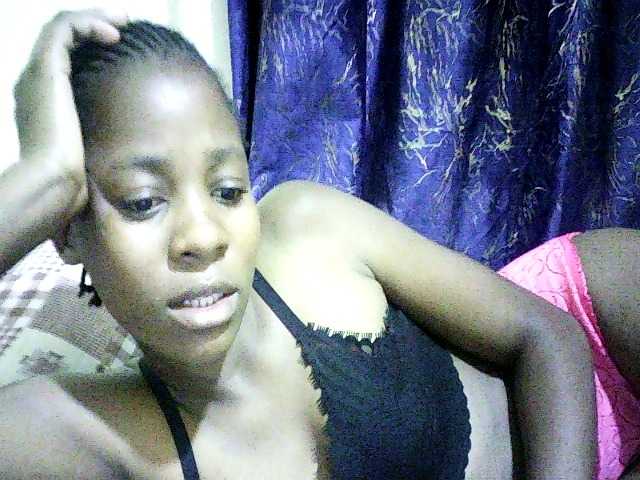 Sweetebonny live cam on BongaCams