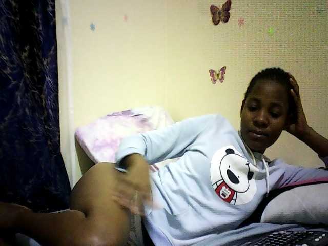 Sweetebonny live cam on BongaCams