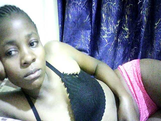 Sweetebonny live cam on BongaCams