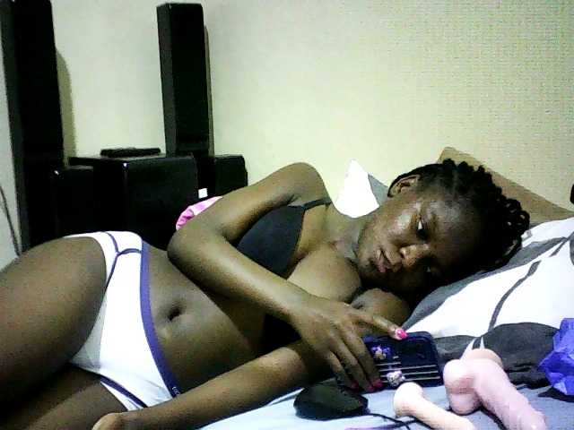 Sweetebonny live cam on BongaCams