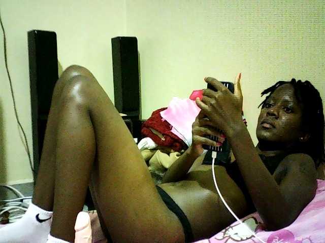 Sweetebonny live cam on BongaCams