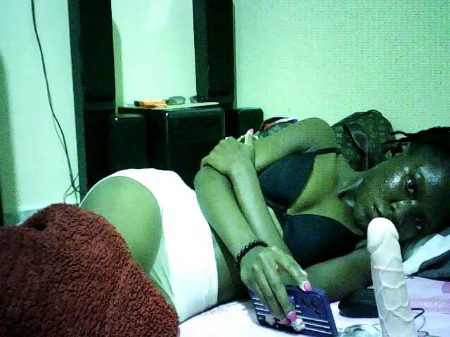 Sweetebonny live cam on BongaCams