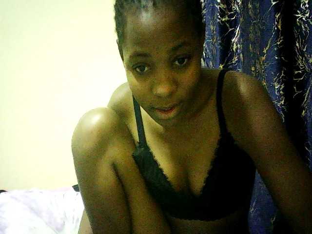 Sweetebonny live cam on BongaCams