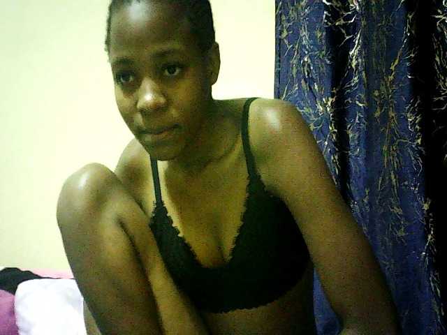 Sweetebonny live cam on BongaCams