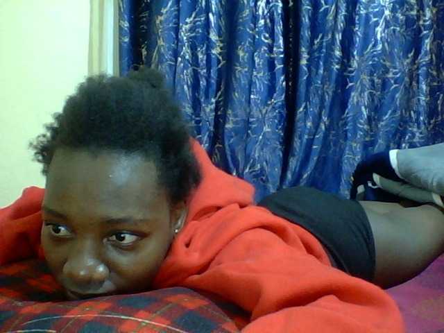 Sweetebonny live cam on BongaCams