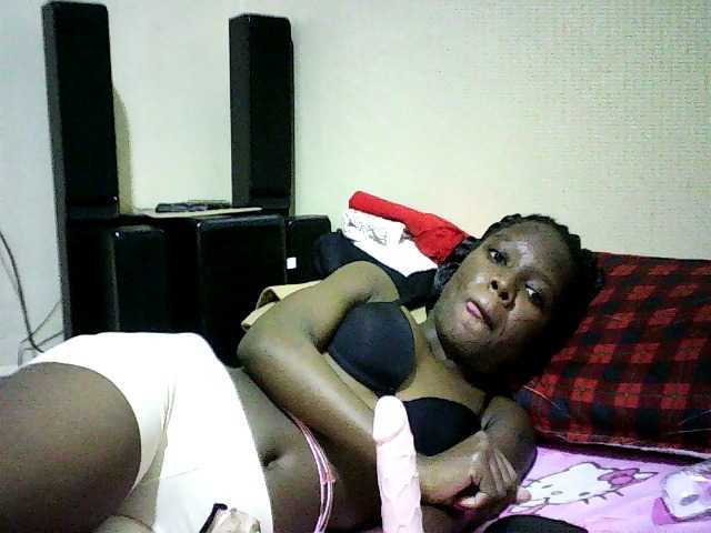 Sweetebonny live cam on BongaCams