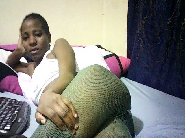 Sweetebonny live cam on BongaCams