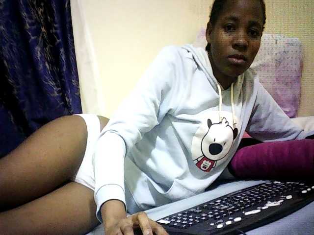 Sweetebonny live cam on BongaCams
