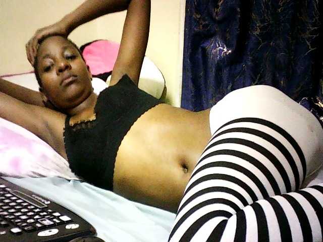 Sweetebonny live cam on BongaCams