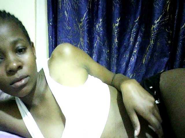 Sweetebonny live cam on BongaCams
