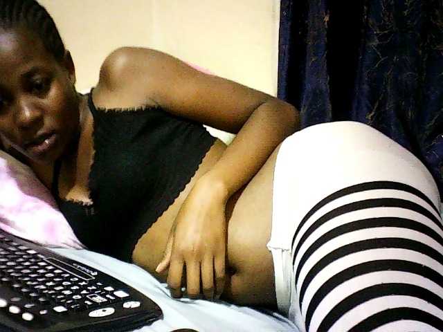 Sweetebonny live cam on BongaCams