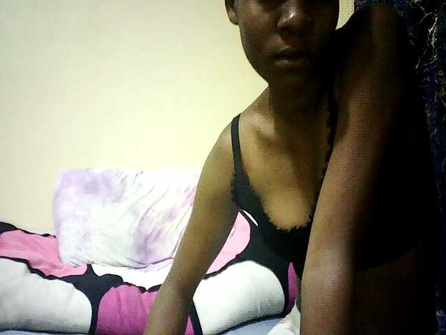 Sweetebonny live cam on BongaCams