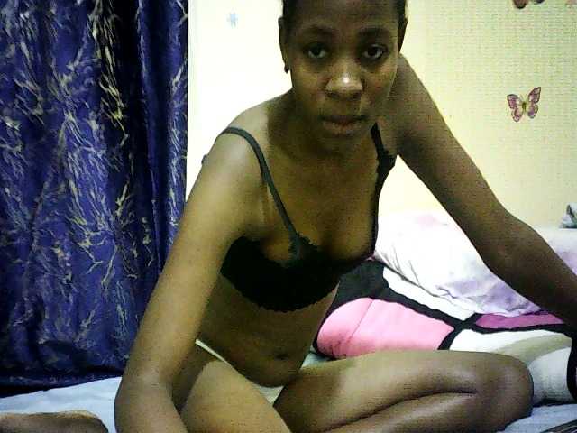 Sweetebonny live cam on BongaCams