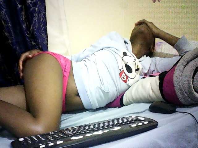 Sweetebonny live cam on BongaCams