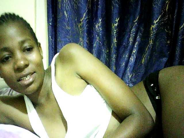 Sweetebonny live cam on BongaCams