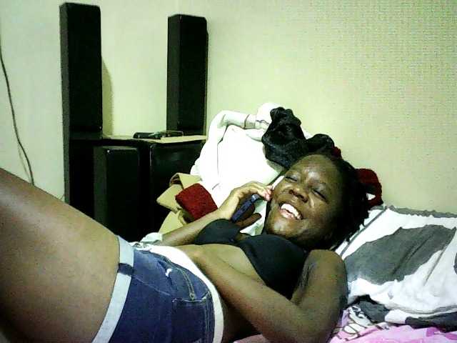 Sweetebonny live cam on BongaCams