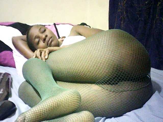 Sweetebonny live cam on BongaCams