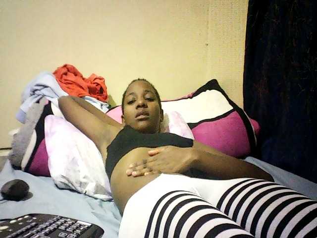Sweetebonny live cam on BongaCams