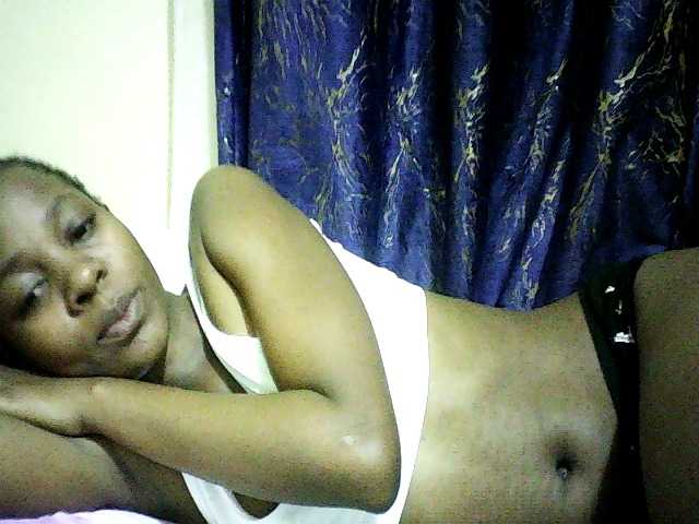 Sweetebonny live cam on BongaCams