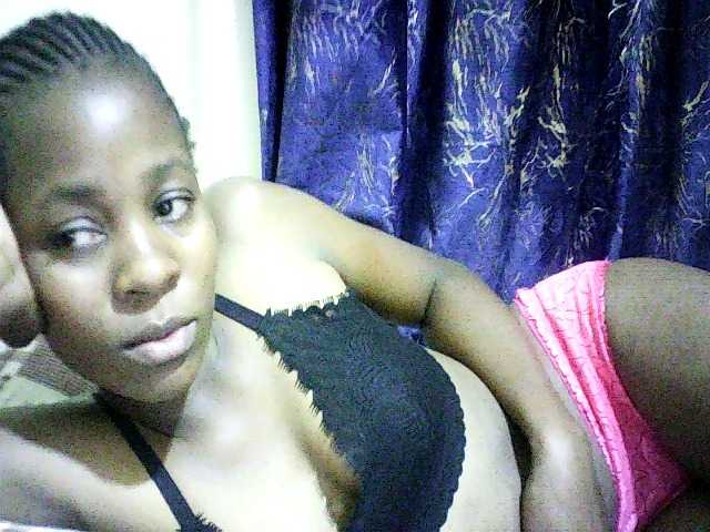 Sweetebonny live cam on BongaCams