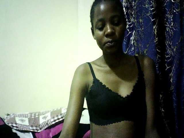 Sweetebonny live cam on BongaCams