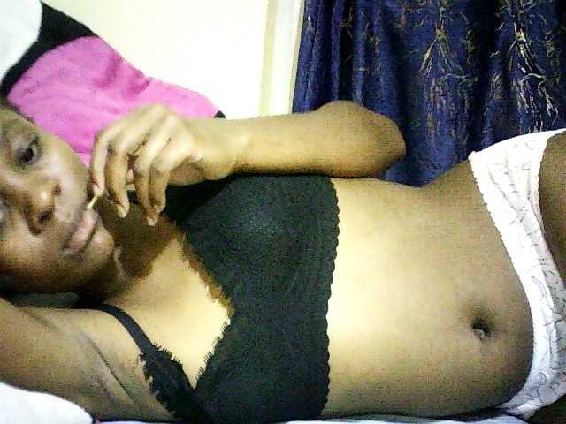 Sweetebonny live cam on BongaCams