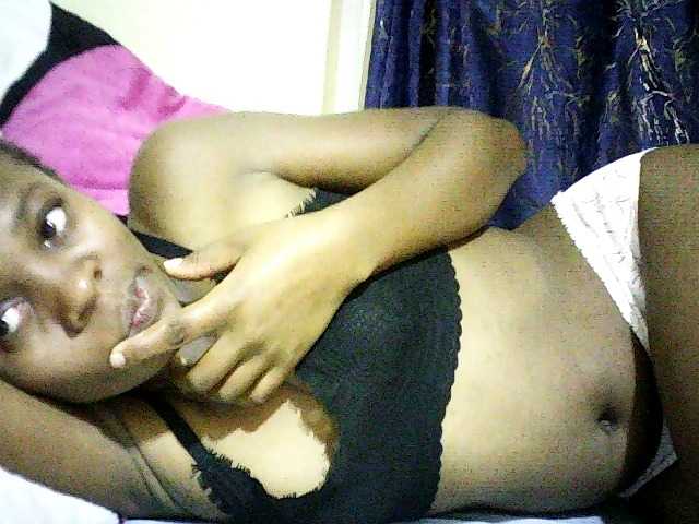 Sweetebonny live cam on BongaCams