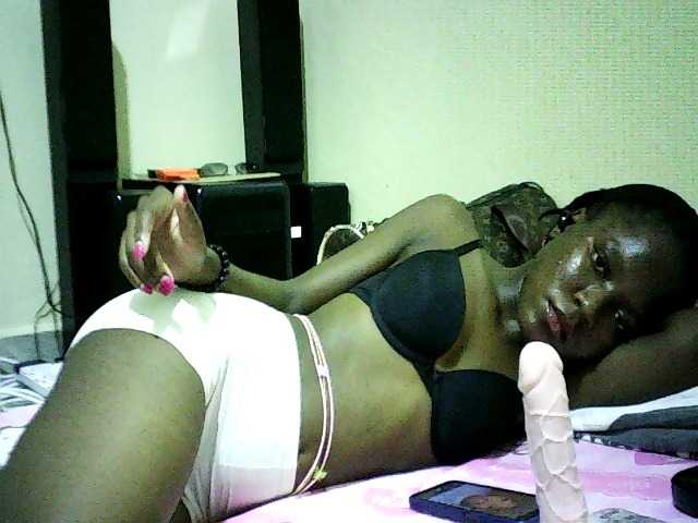 Sweetebonny live cam on BongaCams