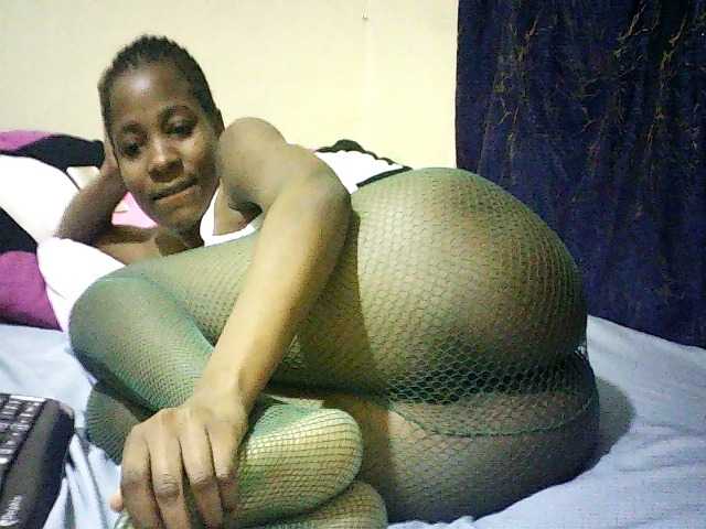 Sweetebonny live cam on BongaCams