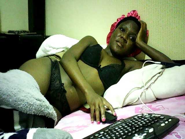Sweetebonny live cam on BongaCams