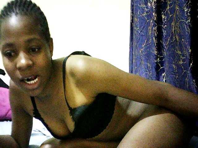 Sweetebonny live cam on BongaCams