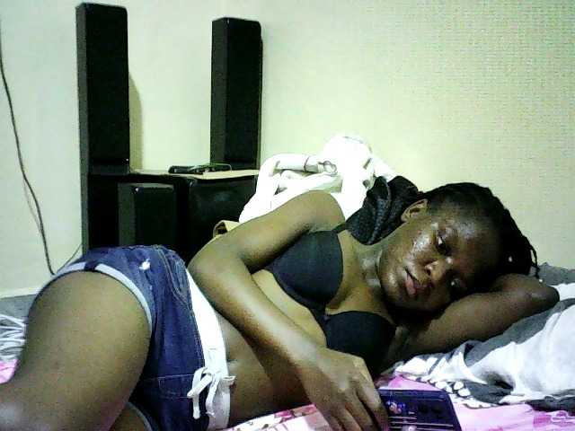 Sweetebonny live cam on BongaCams