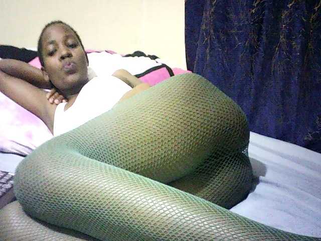 Sweetebonny live cam on BongaCams