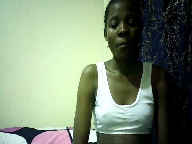 Sweetebonny live cam on BongaCams