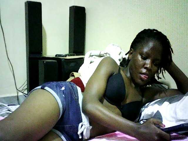 Sweetebonny live cam on BongaCams
