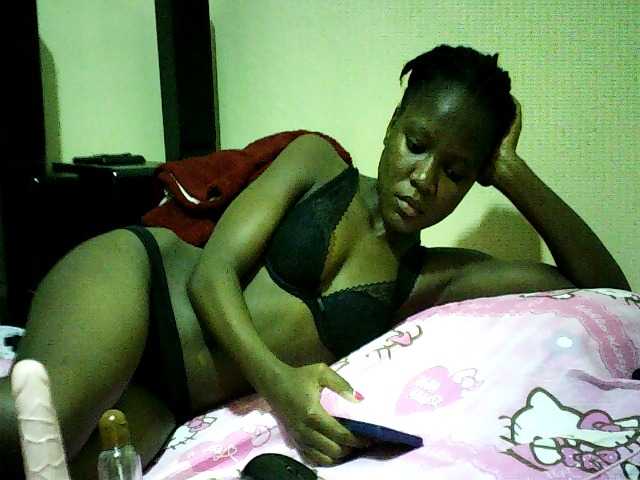 Sweetebonny live cam on BongaCams