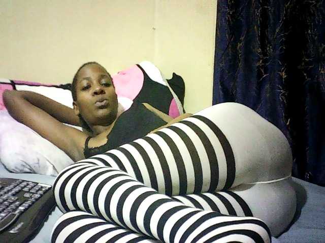 Sweetebonny live cam on BongaCams