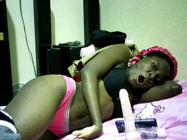 Sweetebonny live cam on BongaCams