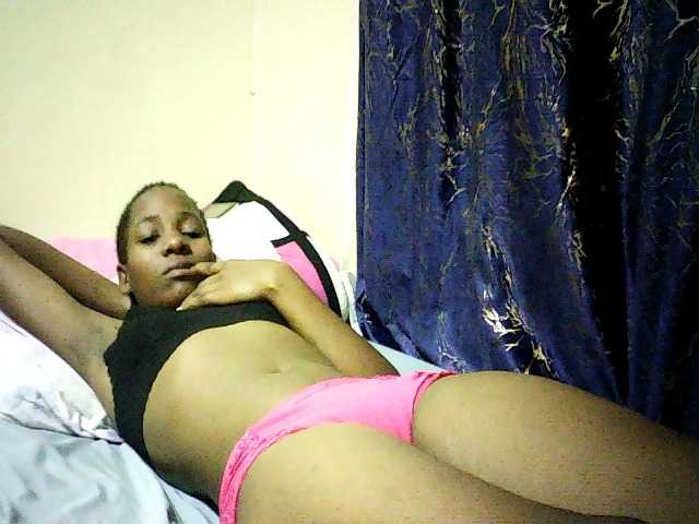 Sweetebonny live cam on BongaCams
