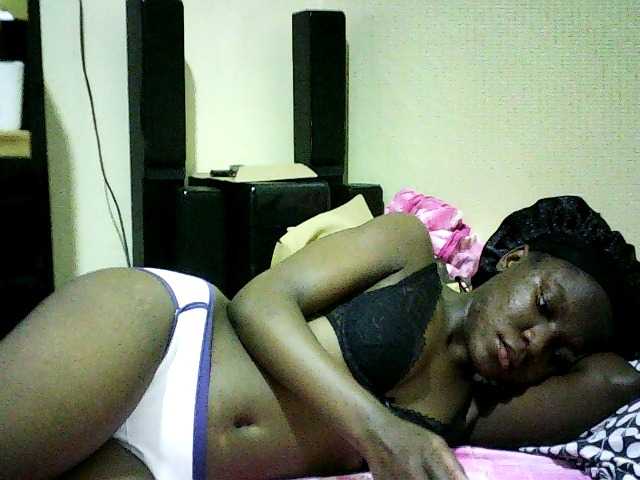 Sweetebonny live cam on BongaCams