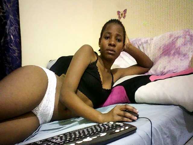 Sweetebonny live cam on BongaCams