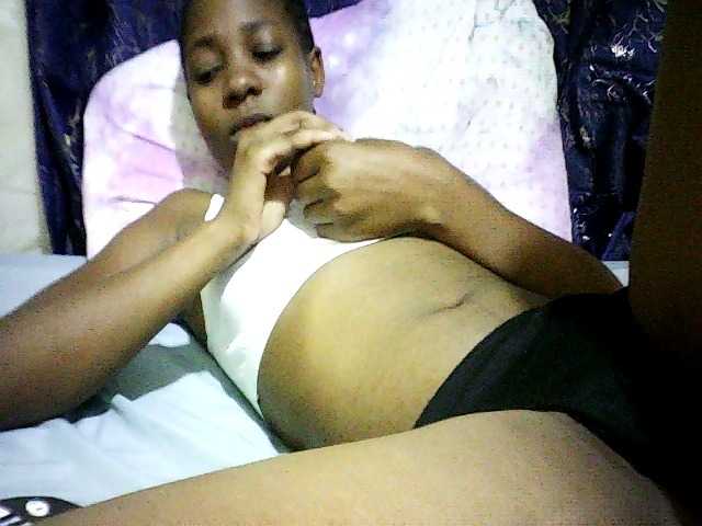 Sweetebonny live cam on BongaCams