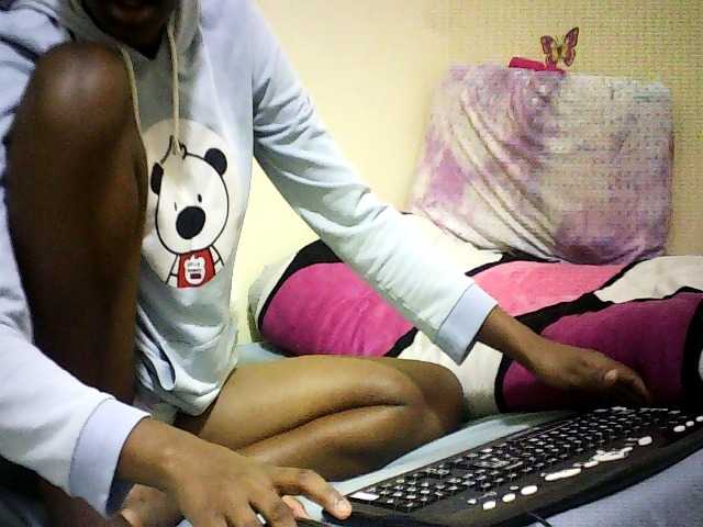 Sweetebonny live cam on BongaCams