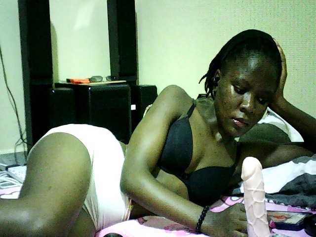 Sweetebonny live cam on BongaCams
