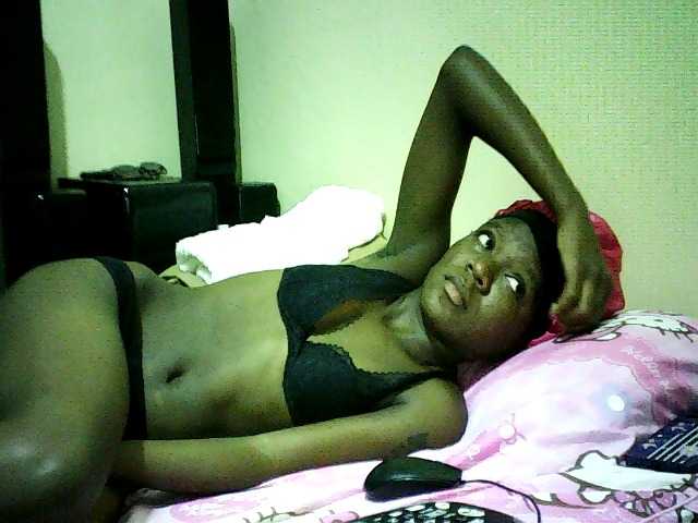 Sweetebonny live cam on BongaCams