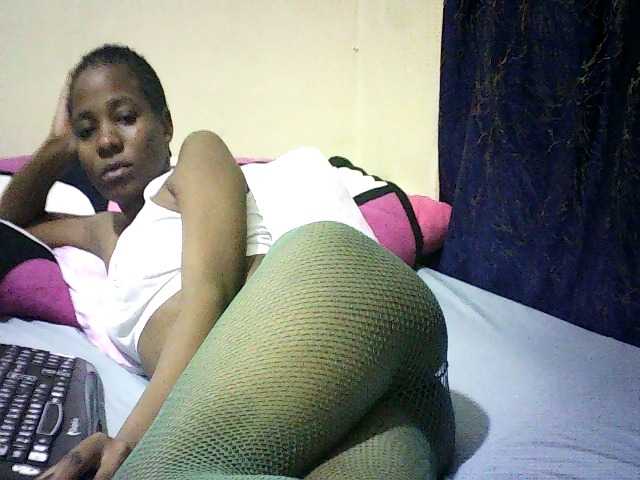 Sweetebonny live cam on BongaCams