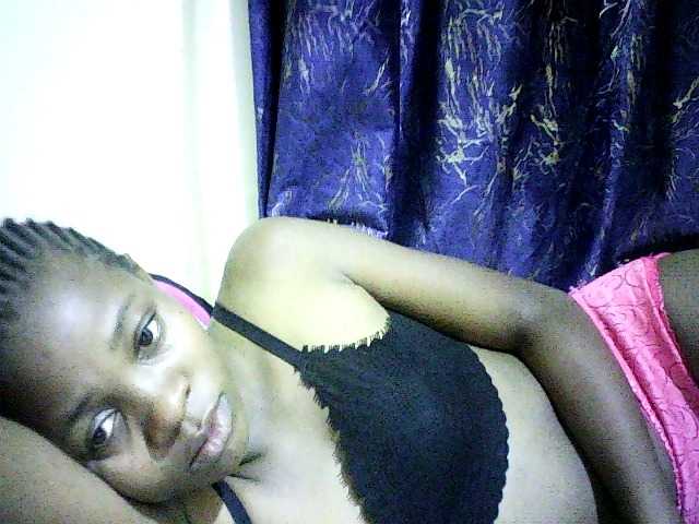Sweetebonny live cam on BongaCams