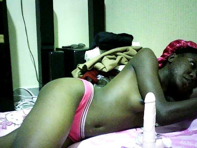 Sweetebonny live cam on BongaCams