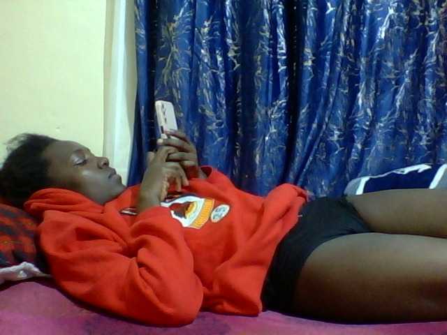 Sweetebonny live cam on BongaCams
