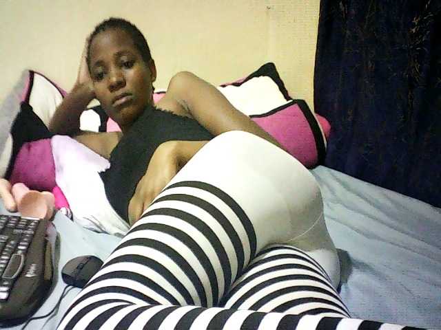 Sweetebonny live cam on BongaCams